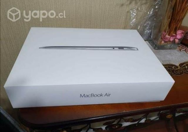 Mac Book Air casi sin uso y aun con garantía