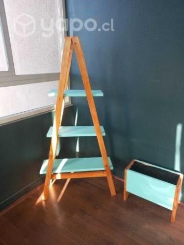 Juego de repisa y macetero de madera