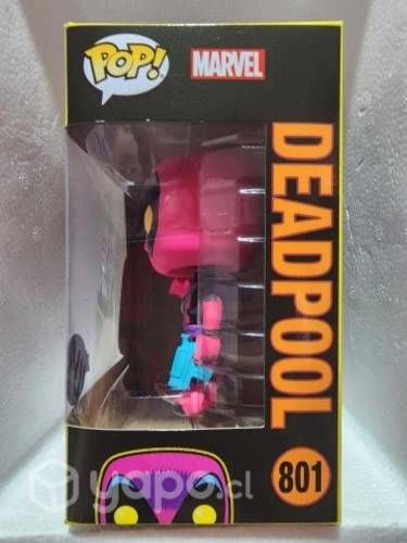 PACK de 02 Funkos Pop MARVEL Blacklight