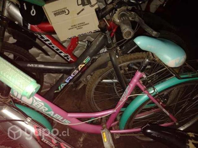 hermosa bicicleta rosada con calipso