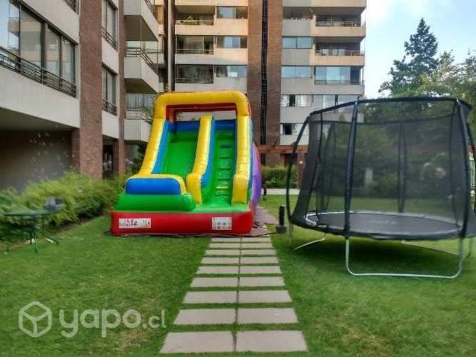 Juego inflable y cama elástica