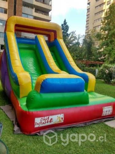 Juego inflable y cama elástica