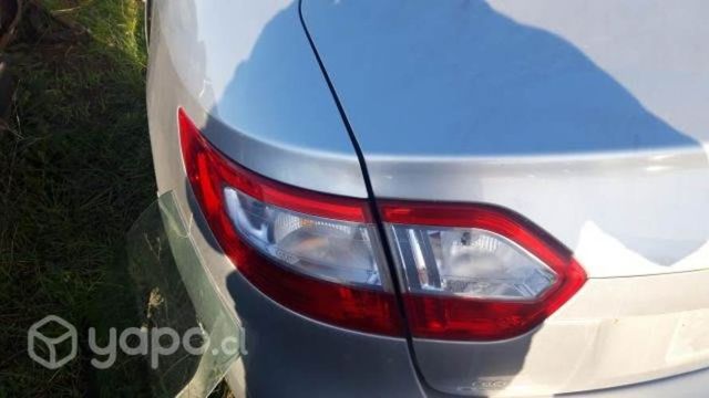Tapamaleta original Renault fluence 2015
