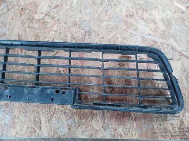 Rejilla Parachoque Toyota Hilux 2016-2019