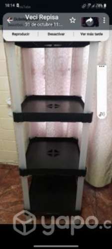 2 estantes plásticos de 5 pisos