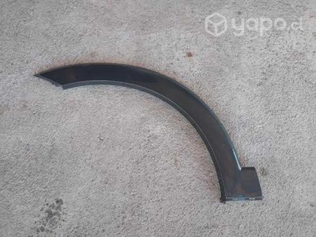 Moldura tapabarro Chevrolet Captiva delanteras izq