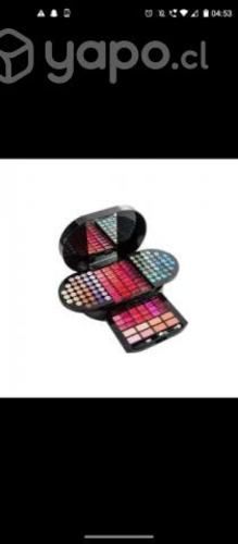 hermosa y grande maleta de maquillaje