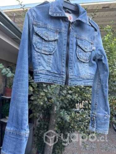 Chaqueta mezclilla corta
