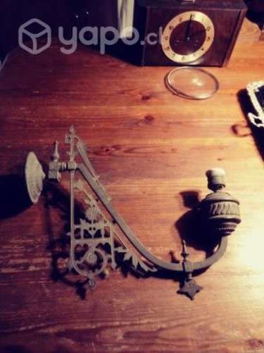 Lampara de muro. Soporte de farol