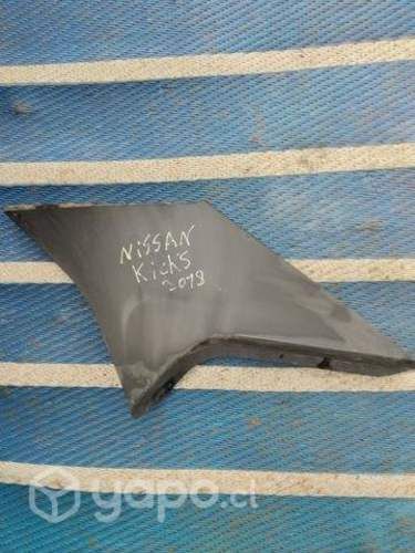 Nissan kisck 2018 Plástico interiores