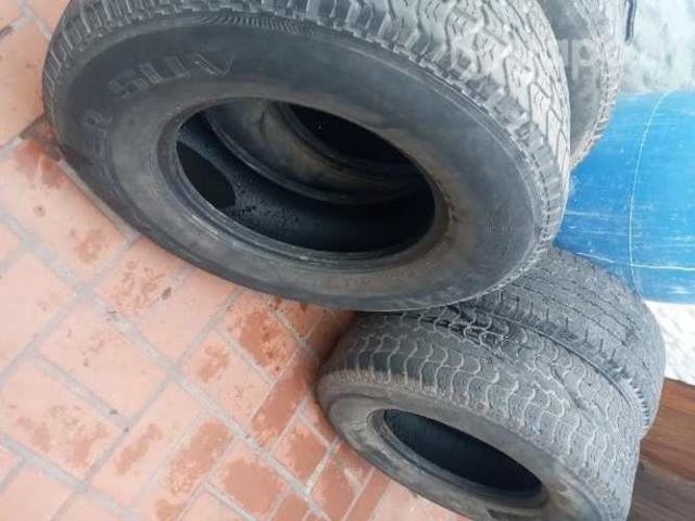 Neumáticos camioneta Nissan