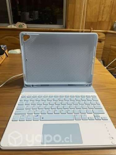 Carcasa para iPad 9.7 con teclado touchpad