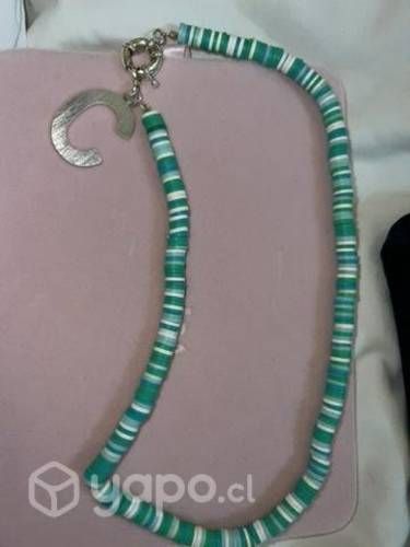 Collar C verde