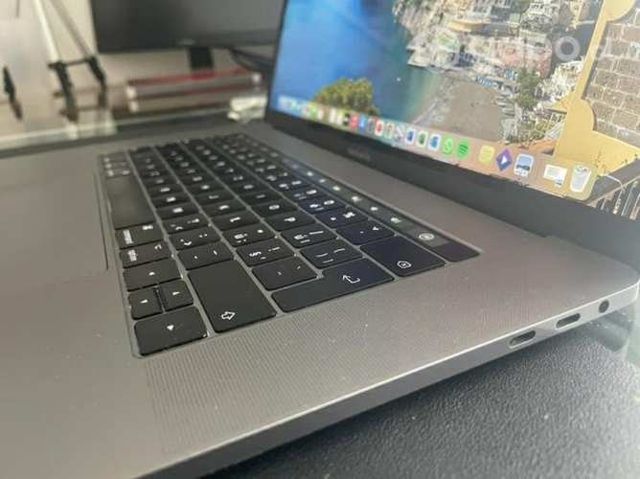 Macbook touchbar 15