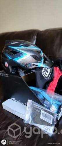 Casco Troy Lee A3