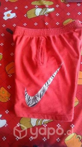 Short rojo nike