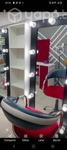 Espejo y silla de peluquería