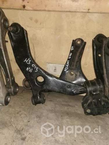 Bandeja derecha Mazda 3 2013 B