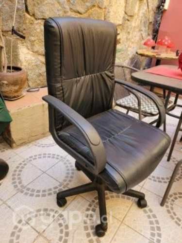 Notebook + incluyó silla Escritorio