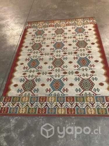 Alfombra rombos y figuras en color café rojo, crem