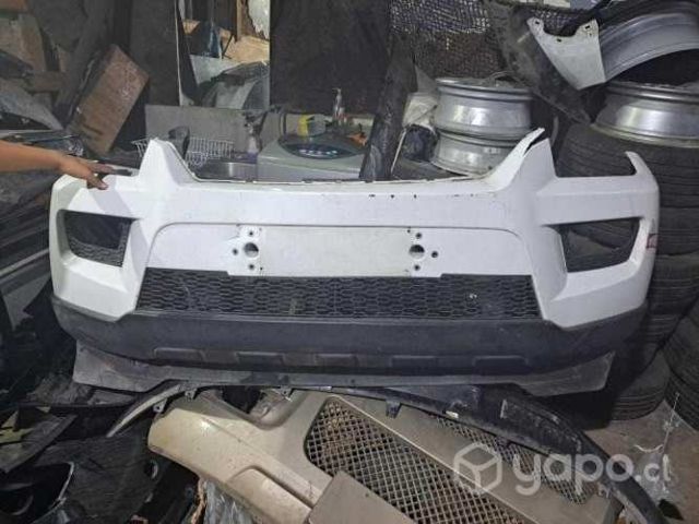 Mahindra pick up 2022 parachoque delantero