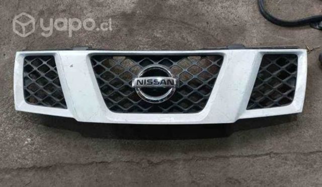 Mascara Nissan Navara impecable