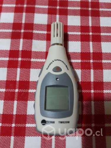 Fonendoscopio e instrumentos varios