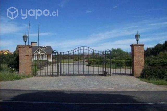 Terreno con cabaña en Condominio