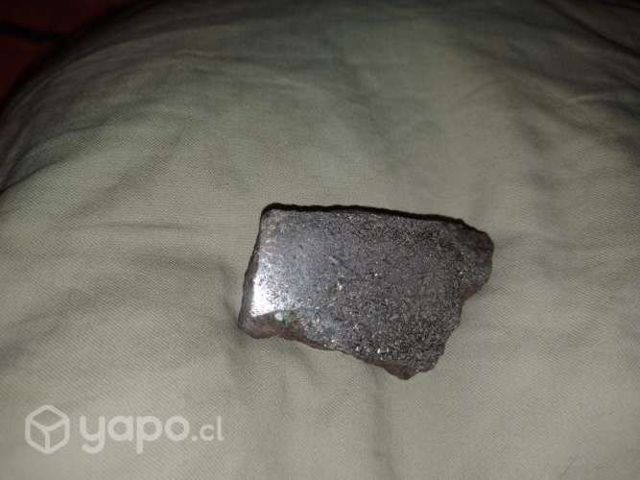 Raro meteorito 86Gms con ventana pulida