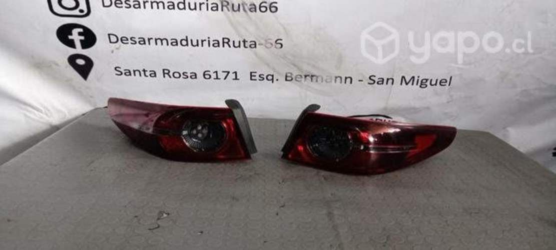 Focos traseros LH/RH MAZDA 3 Año 2022