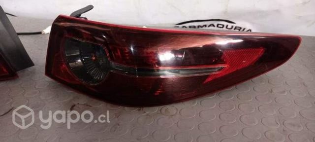 Focos traseros LH/RH MAZDA 3 Año 2022