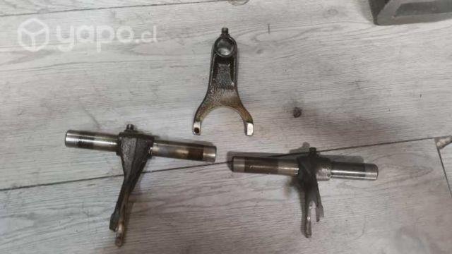 EJE Y ORQUILLAS DE Cambio Moto Suzuki Intruder 7