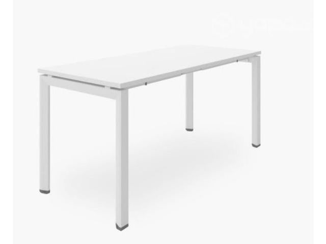 Escritorio BASH completo (silla ejecutiva y silla)