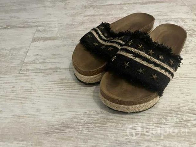 Sandalias Negras con detalles
