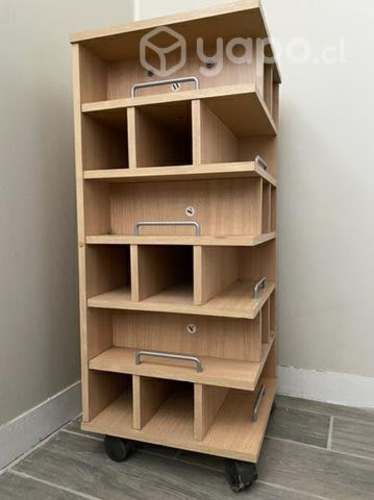 Cava de vino con ruedas