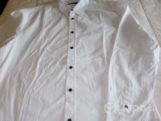 Camisa blanca con botones negros XL
