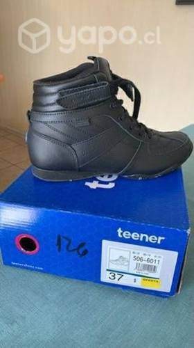 Botín tipo zapatilla teener