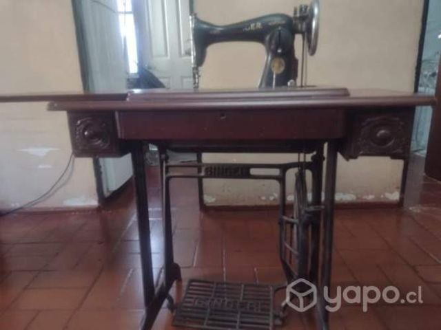 Máquina de coser marca Singer año 1945