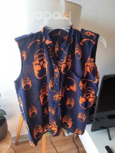 Blusa de calaveras