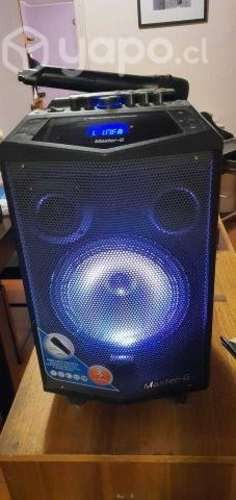 Parlante Master-G usado para karaoke