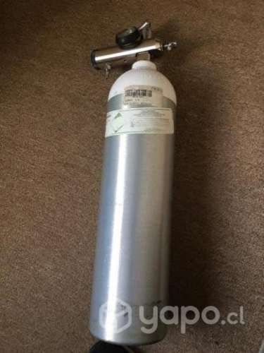 cilindro de oxígeno medicinal usado