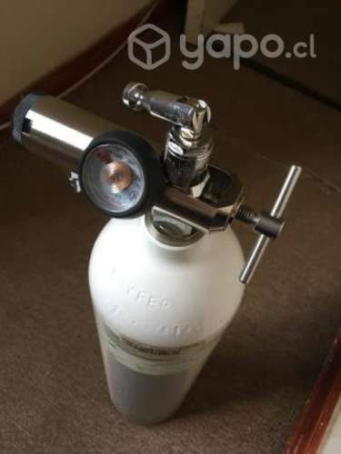 cilindro de oxígeno medicinal usado