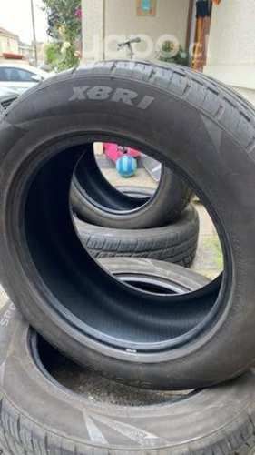 4 neumáticos aro 20 con 90% vida útil