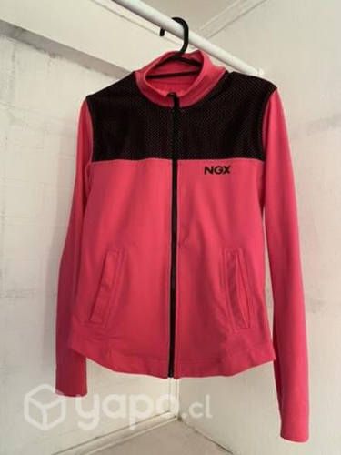 Poleron NGX y Chaqueta mezclilla Mossimo