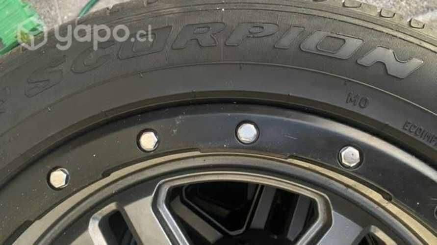 Juego Neumaticos llantas aro 20 con 80% vida útil