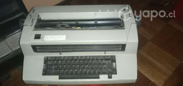Máquina de escribir marca IBM