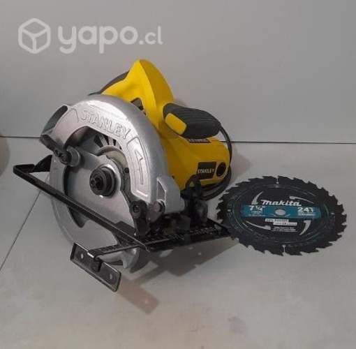 Sierra circular stanley 1600w 7/4 + guia Accu&Cut;