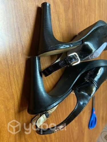 Chalas de fiesta charol