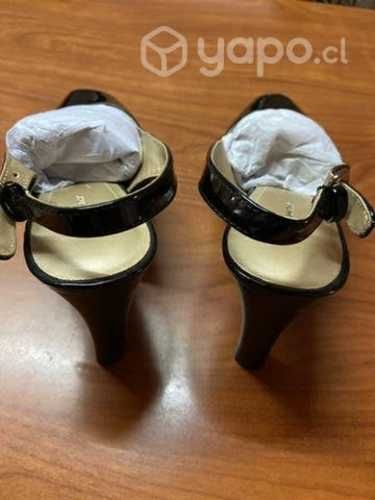 Chalas de fiesta charol