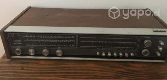 Radio antigua en buen estado